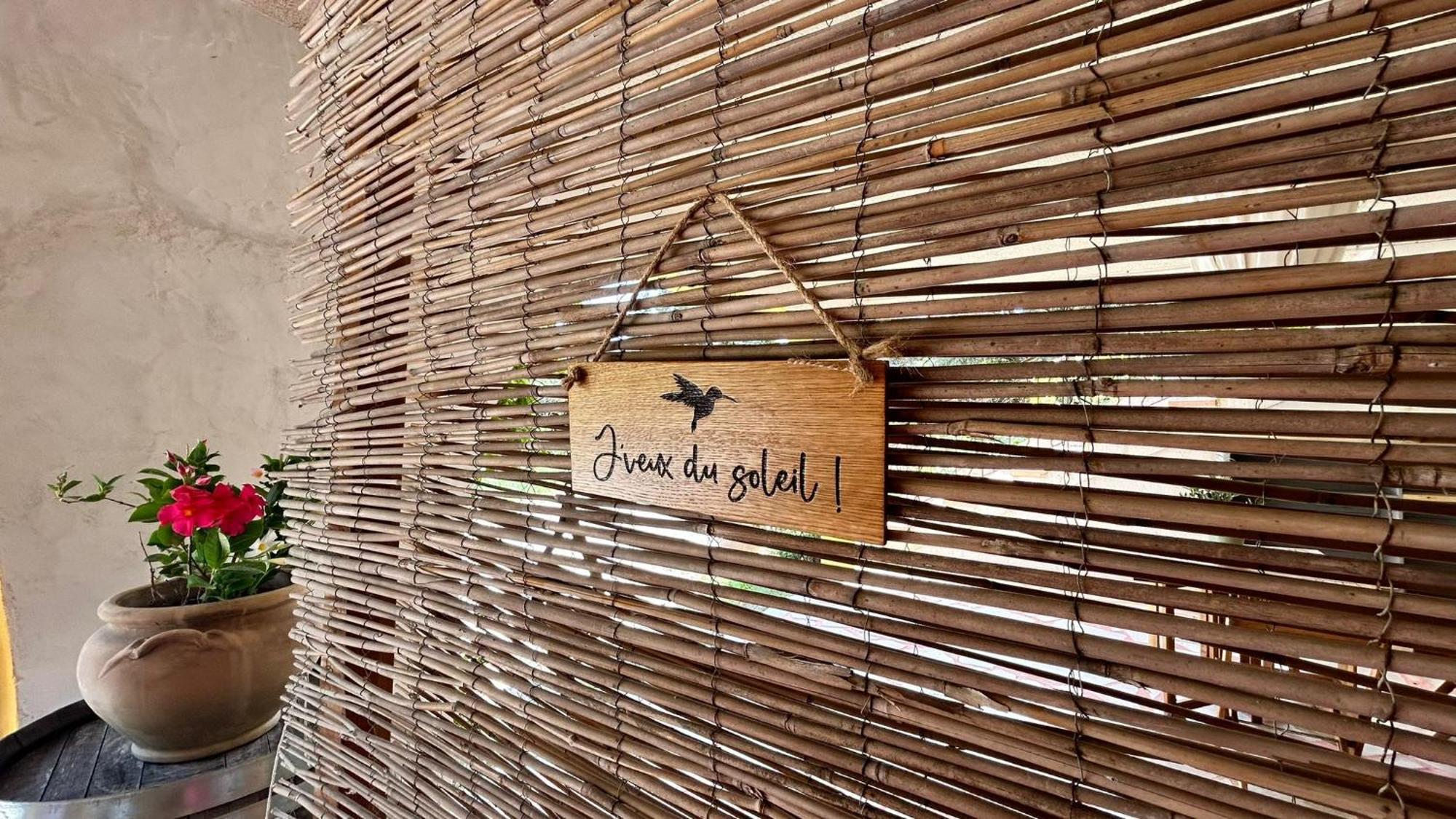 Domaine Colibri En Provence Otel Pujaut Dış mekan fotoğraf